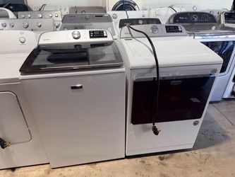 Maytag washer and dryer set super capacity smart washer