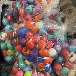 Easter Confetti Eggs / Cascarones de Confeti