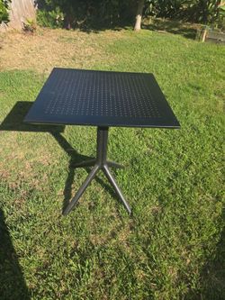 Bistro style table - small foldable black
