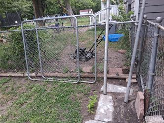 Chainlink gate