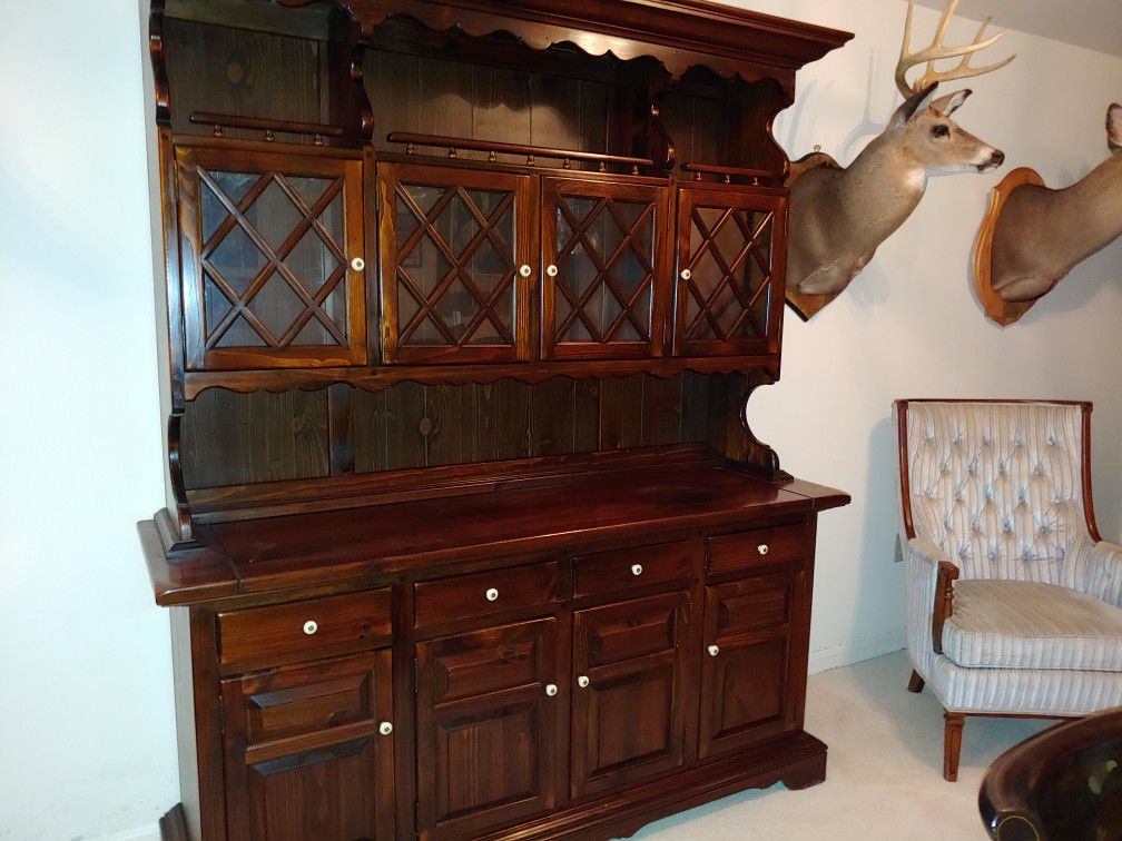 China cabinet and hutch