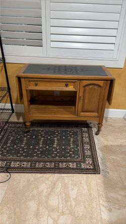 Vintage Wooden Buffet/Sideboard With Single Cabinet