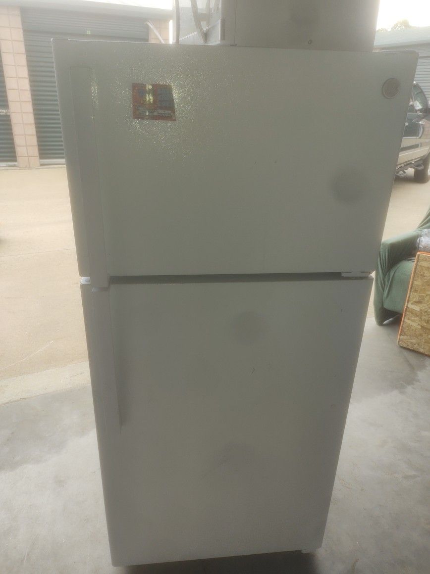 Ge Refrigerator And Microwave