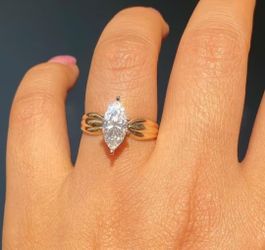 Pretty Diamond Shaped Gold Tone Ring