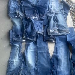 11 Pairs Of Women’s/girls jeans