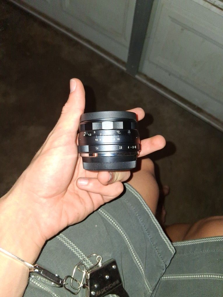 Meike MK-35mm f/1.4 lens