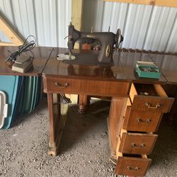Vintage white rotary sewing machine model 41-43 w / desk and parts