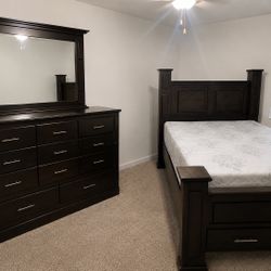 Queen Wood Bed Set Dresser And Mattress 