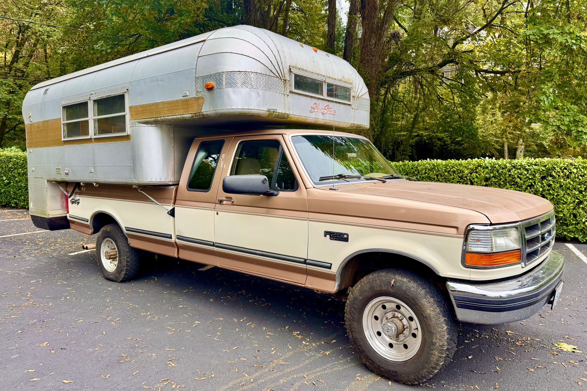 1995 4x4 Ford F250 XLT With 1968 Silver Streak slide in Truck Camper