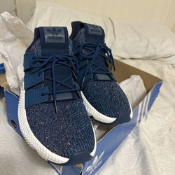 Men’s Adidas Size 9.5