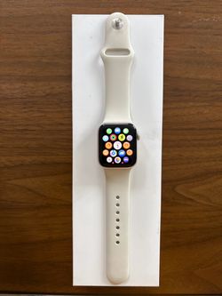 Like new Apple Watch SE (2nd Gen) [GPS 40mm]