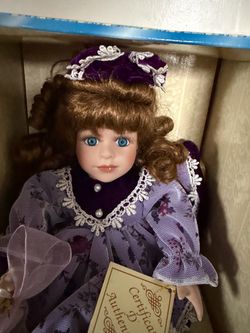 Adorable Collector's Choice Animated Wind-Up Musical Doll