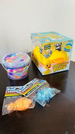 Viral squishy duck / 2 squeezy -Saurs / 1 unicorn glitter squishy moji (4)
