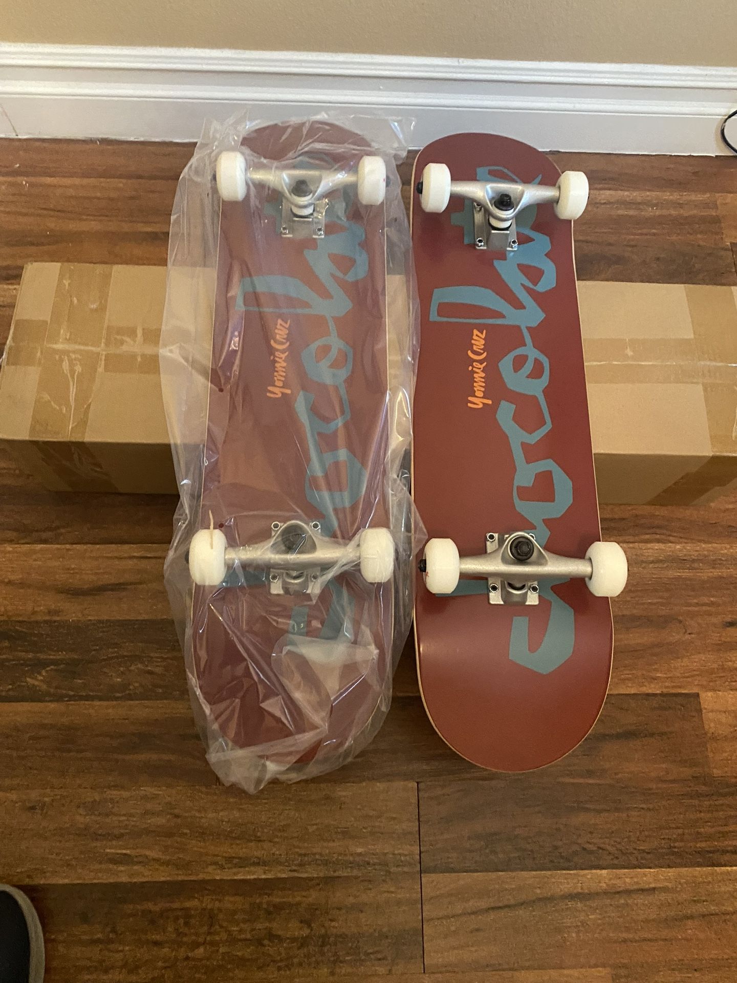 CHOCOLATE PROFESSIONAL SKATEBOARD BRAND NEW SIZE 8;;