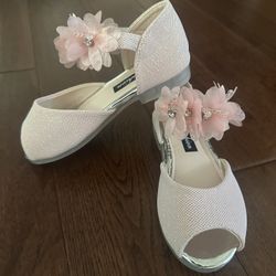 Girls flat sandals