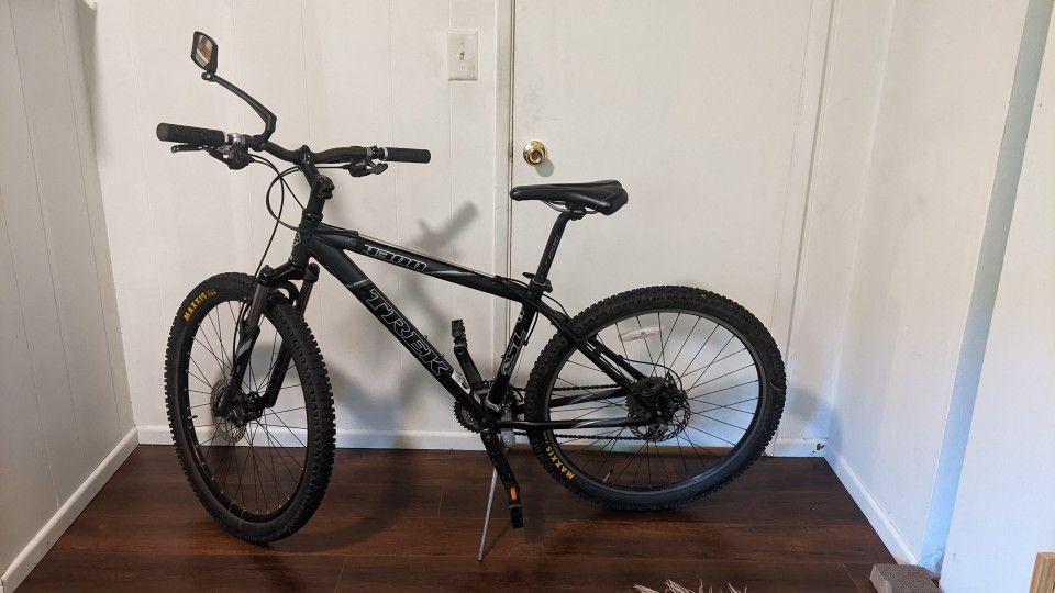 Trek 4300 Mountain Bike