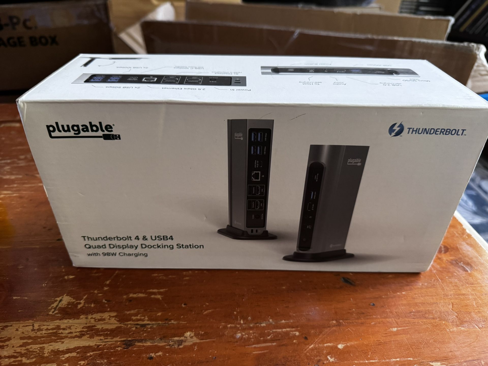 Plugable Thunderbolt 4 Triple Display Docking Station