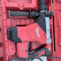 Milwaukee 15 Amp 1-3/4 in. SDS-MAX Corded Combination Hammer with E-Clutch