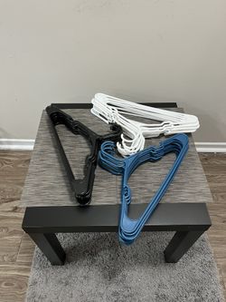 30pk Plastic Adult Hangers 