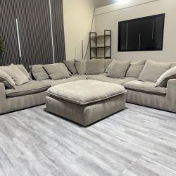 Aiden & Ivy Sereen 6 Piece Modular Sofa