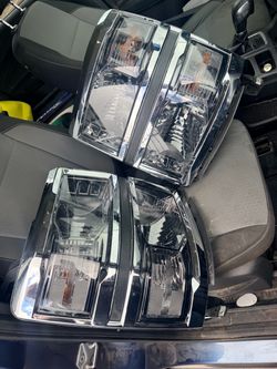 Headlights 2014–2015 Chevrolet Silverado 1500