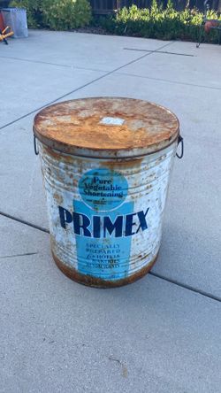 Vintage vegetable oil can