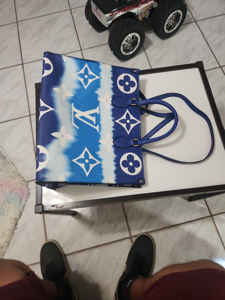 lv tote