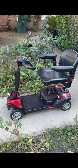 Drive Medical Scout DST4 4-wheel mobility scooter in very good condition.
