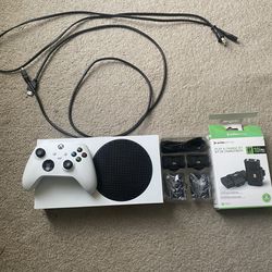 Xbox Series S With Play Charge Kit 