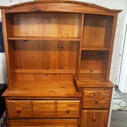 Solid Wood Dresser w/hutch
