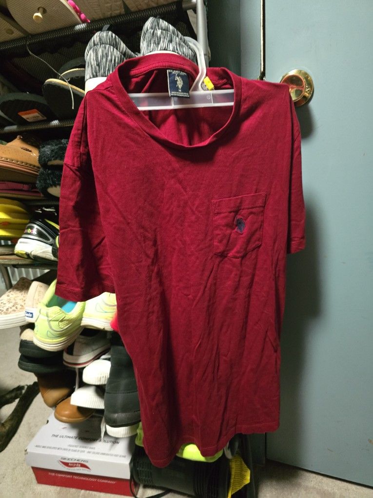 Medium Mens Polo Tshirt Like New