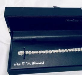 BEAUTIFUL 1/4 Carat Diamond Bracelet. 