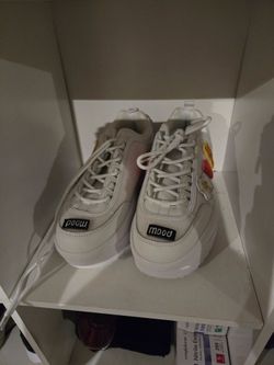 White thick sneakers