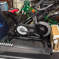 Nordic Track S22i Exercise Bike 