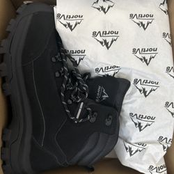Women’s Hiking Boots 