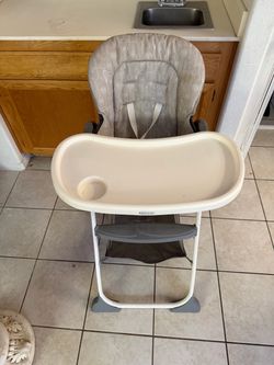 Graco Slim Snacker Highchair