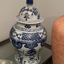  Vintage Chinoiserie Jar