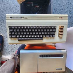 Comadore Vic 20 Computer. $50