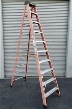 Warner 10 ft ladder