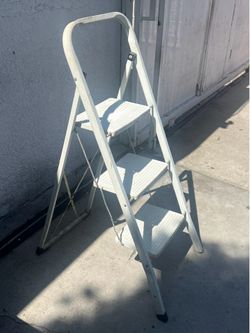 Ladder asking $20