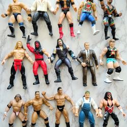 Vintage WWF Wrestling Action Figures From The '90s WOULD TRADE*
