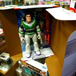 Disney PIXAR LIGHTYEAR Figure   In Hand Buzz