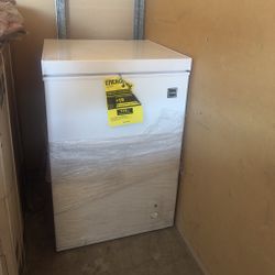 RCA Chest Freezer