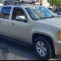 2008 Chrvy Avalanche LTZ SPORT pickup Truck