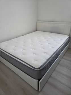 Full size matress with foam top section and spring. New