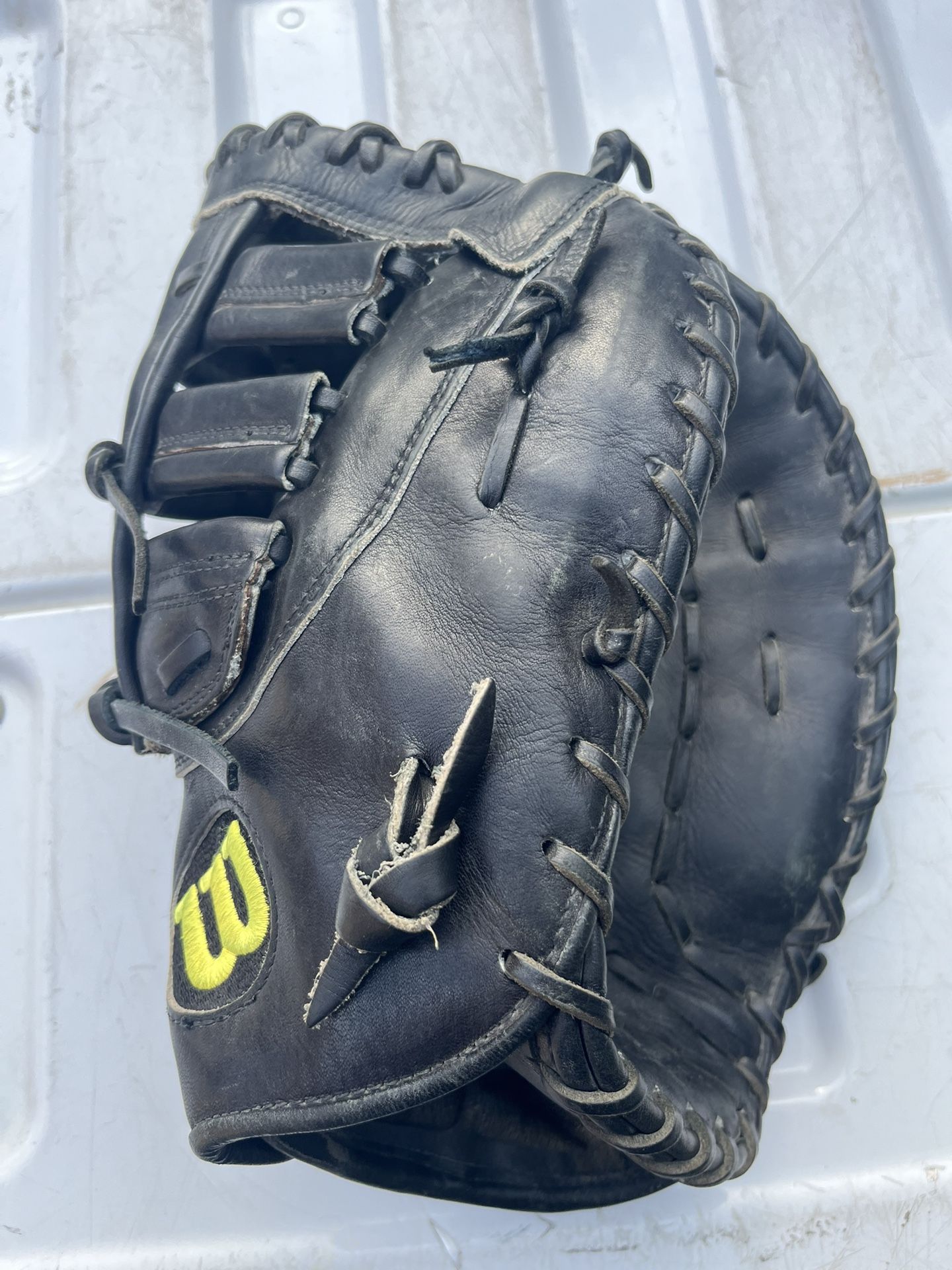 Wilson A2000 Firstbase Glove