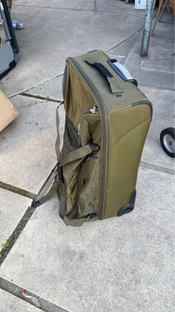 Wheeled duffel suitcase