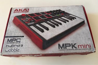 Akai MPK Mini MK3 25 Key Electronic Keyboard - Black/Red/White.