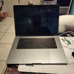 MacBook Pro M1 A2485