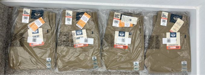 4 Pair of Khaki Dockers Men's All Seasons Tech Jeans